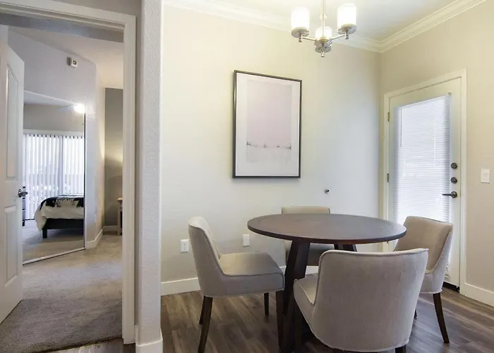 Landing - Modern With Amazing Amenities *