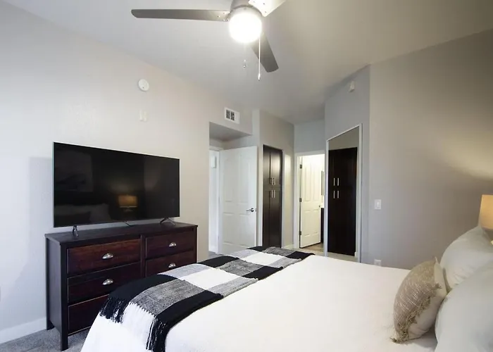 Landing - Modern With Amazing Amenities *